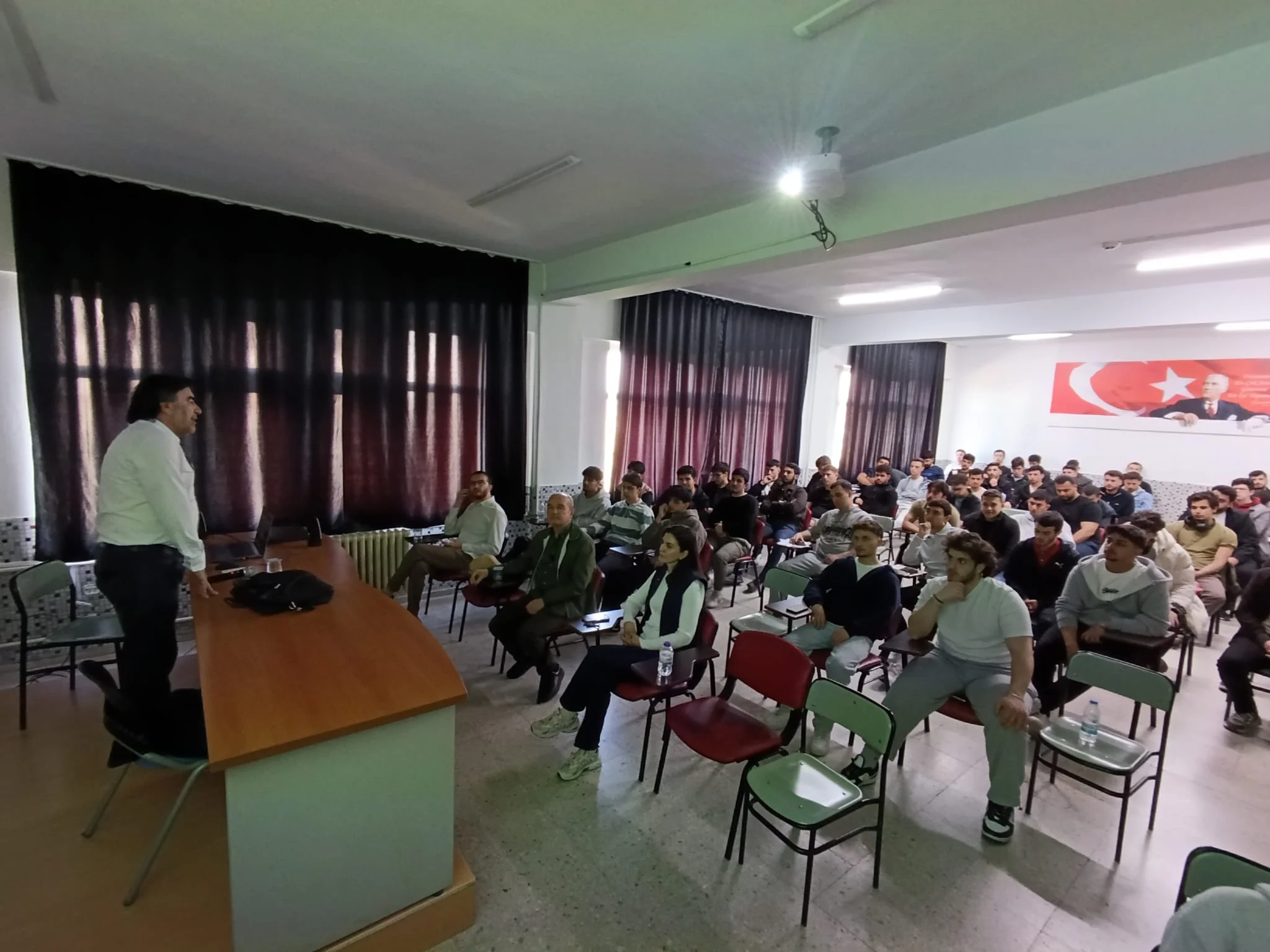 Ilgın Meslek Yüksekokulu Öğrencilerine Yönelik Seminer Geçekleştirildi